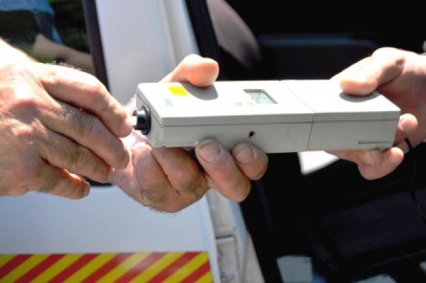 Prins băut la volan, a refuzat testarea cu etilotestul